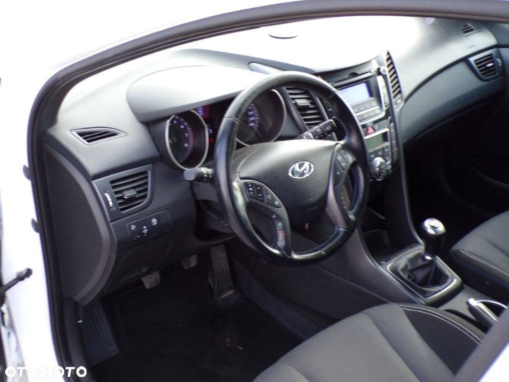 Hyundai i30 1.4 GO - 15