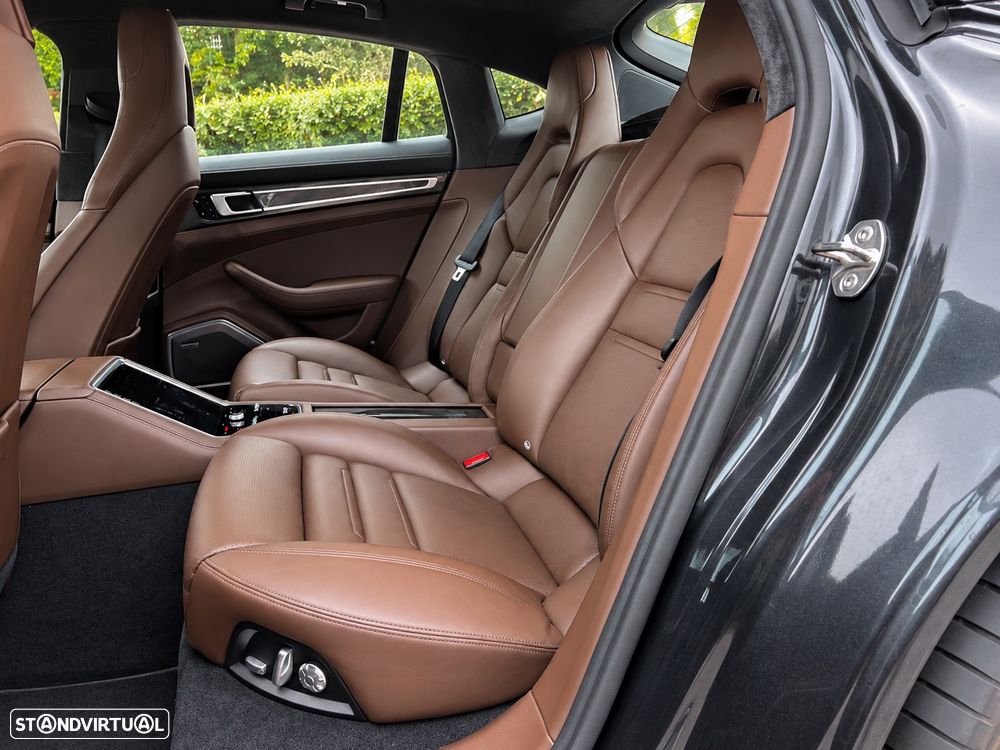 Porsche Panamera 4 E-Hybrid Executive - 14