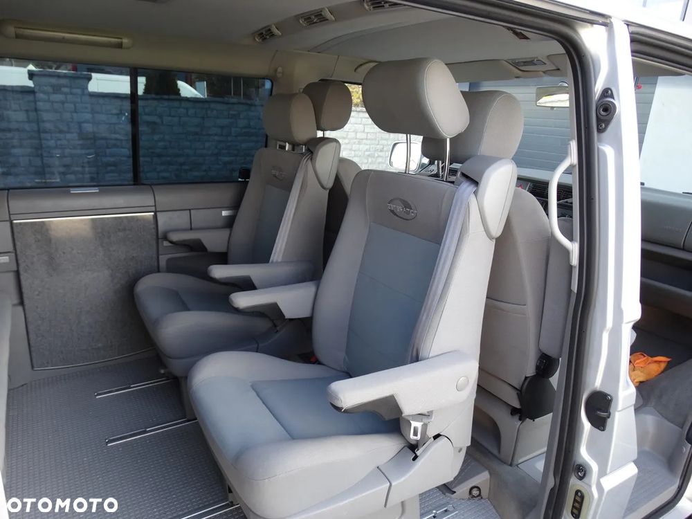 Volkswagen Multivan TDI - 14