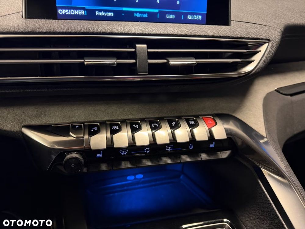 Peugeot 3008 1.6 PureTech Hybrid4 PHEV Allure S&S EAT8 - 21