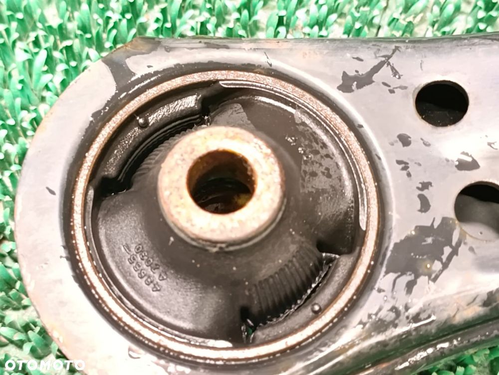 TOYOTA PRIUS 4 1.8h 16-23r Wahacz Przód Prawy Lewy - 2