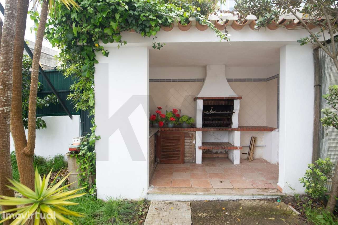 Moradia T5 com Piscina e Áreas Amplas – A 2 km da Ericeira - Grande imagem: 3/30