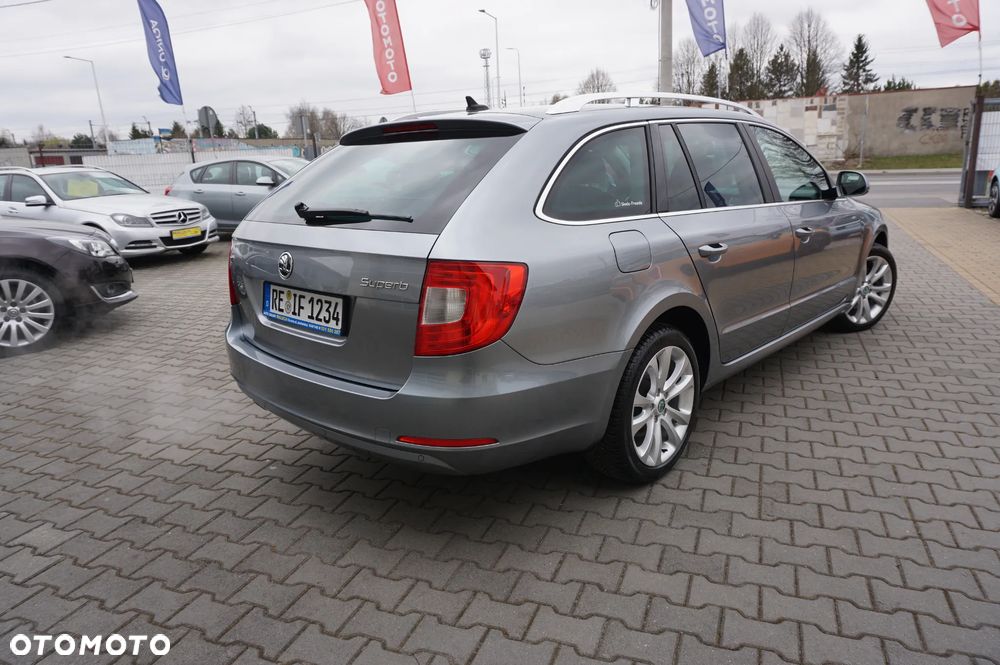 Skoda Superb 2.0 TDI DSG FAMILY - 4