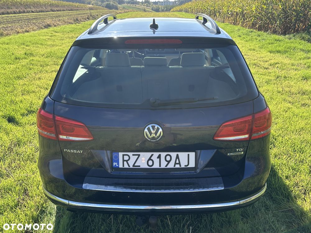 Volkswagen Passat - 11