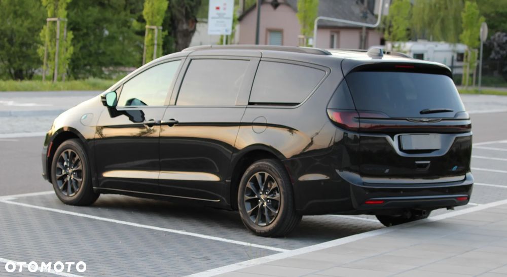 Chrysler Pacifica - 9