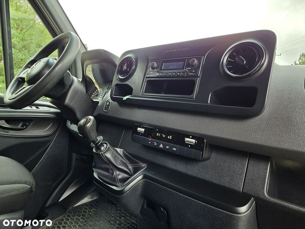 Mercedes-Benz Sprinter - 9