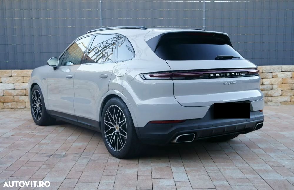 Porsche Cayenne E-Hybrid - 4