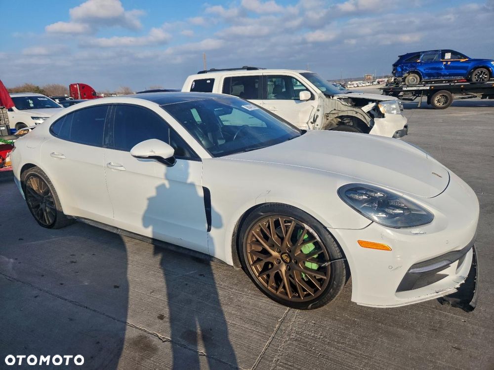 Porsche Panamera 4 - 5