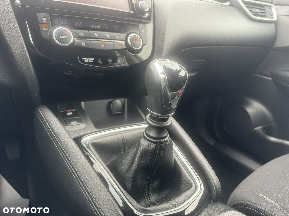 Nissan Qashqai 1.3 DIG-T Tekna - 29