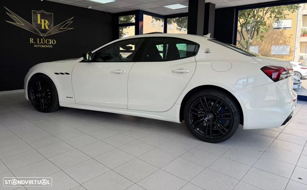 Maserati Ghibli GT Hybrid - 12