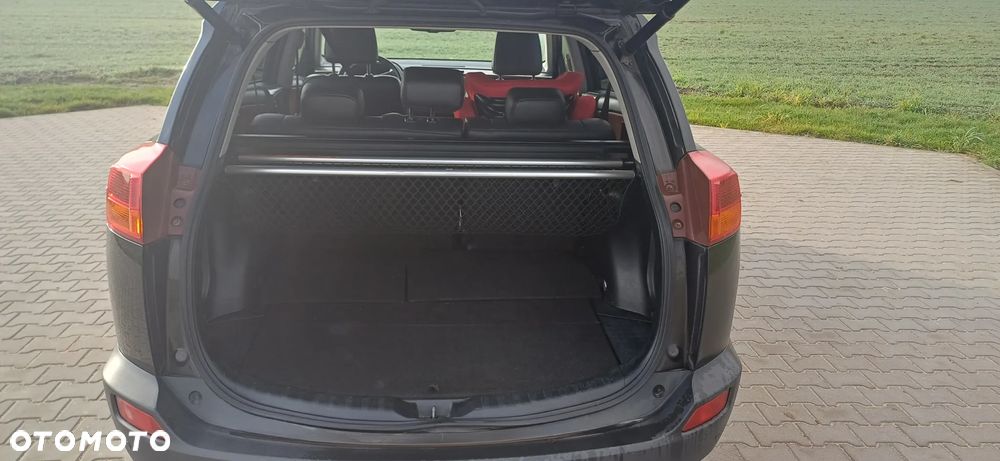 Toyota RAV4 2.2 D-CAT Premium - 13