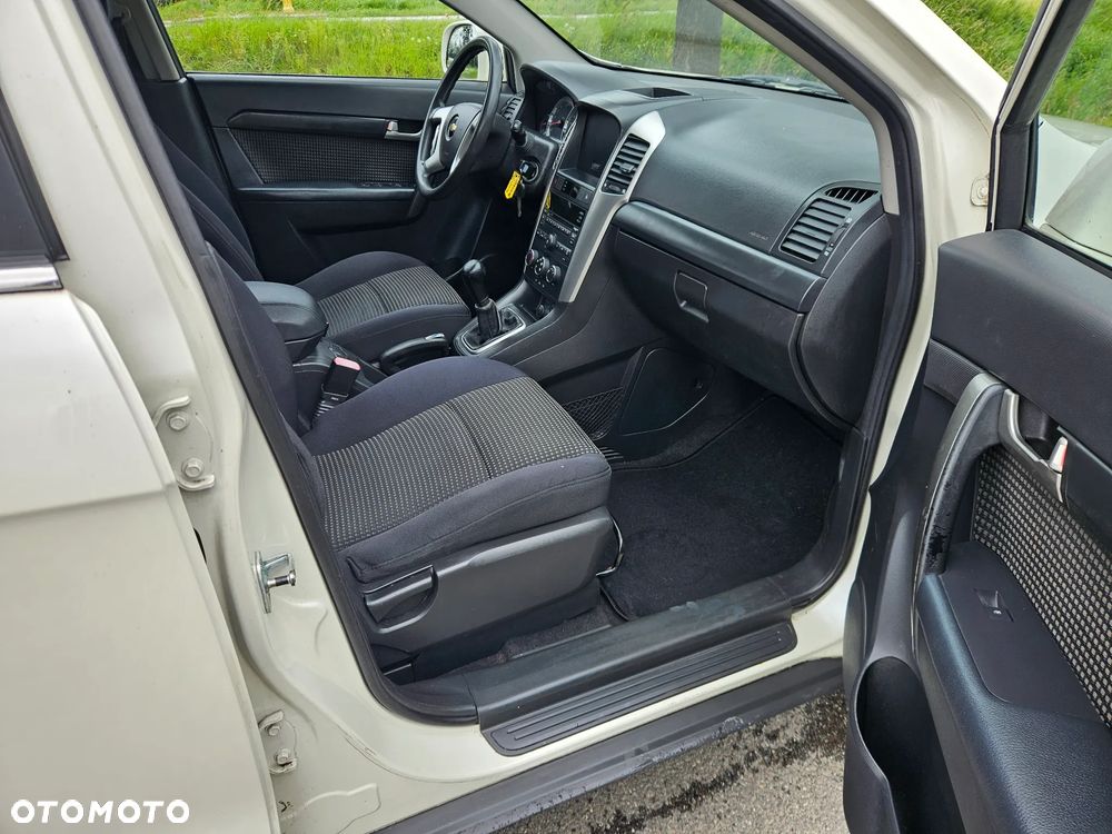Chevrolet Captiva 2.4 LS 5os - 8
