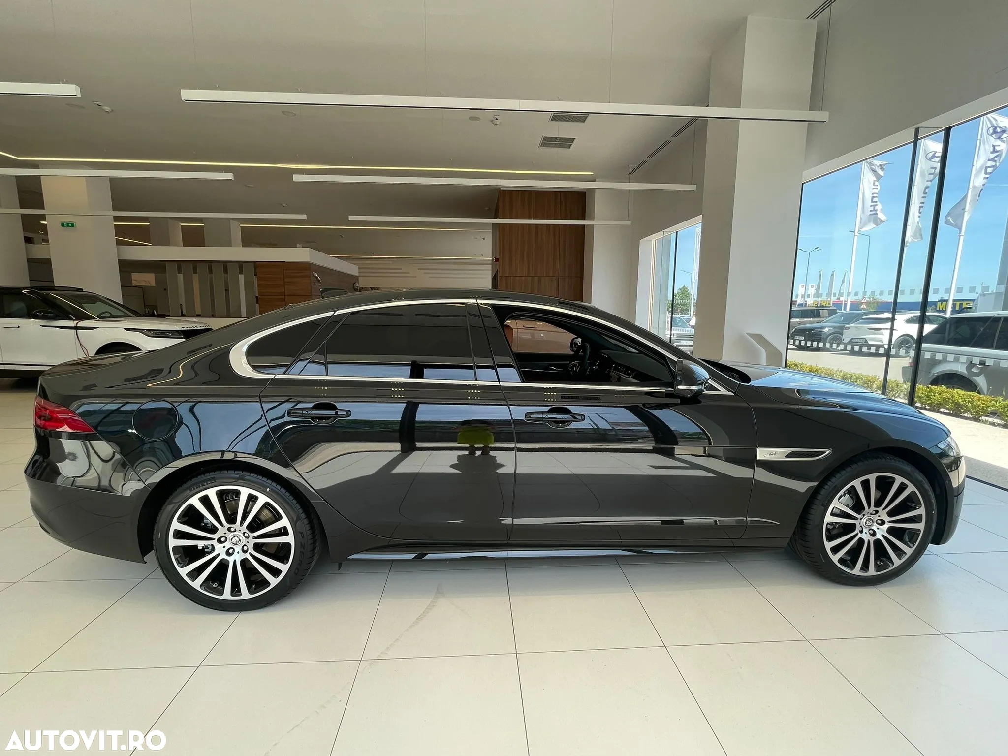 Jaguar XF - 7