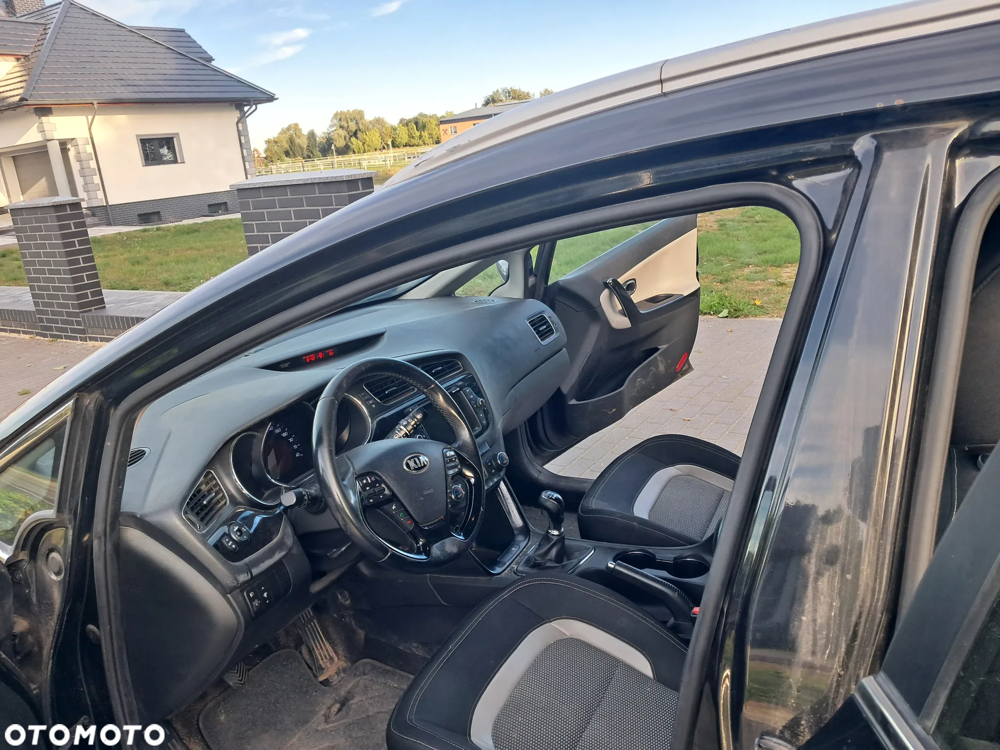 Kia Ceed 1.6 CRDi 128 Dream-Team Edition - 8