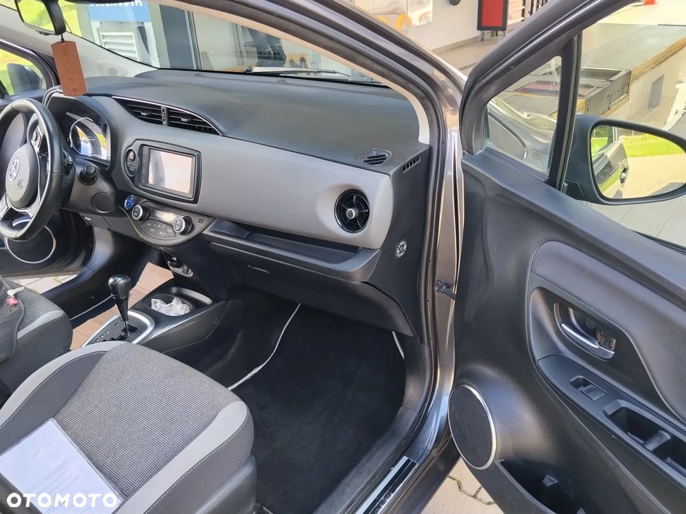 Toyota Yaris - 12