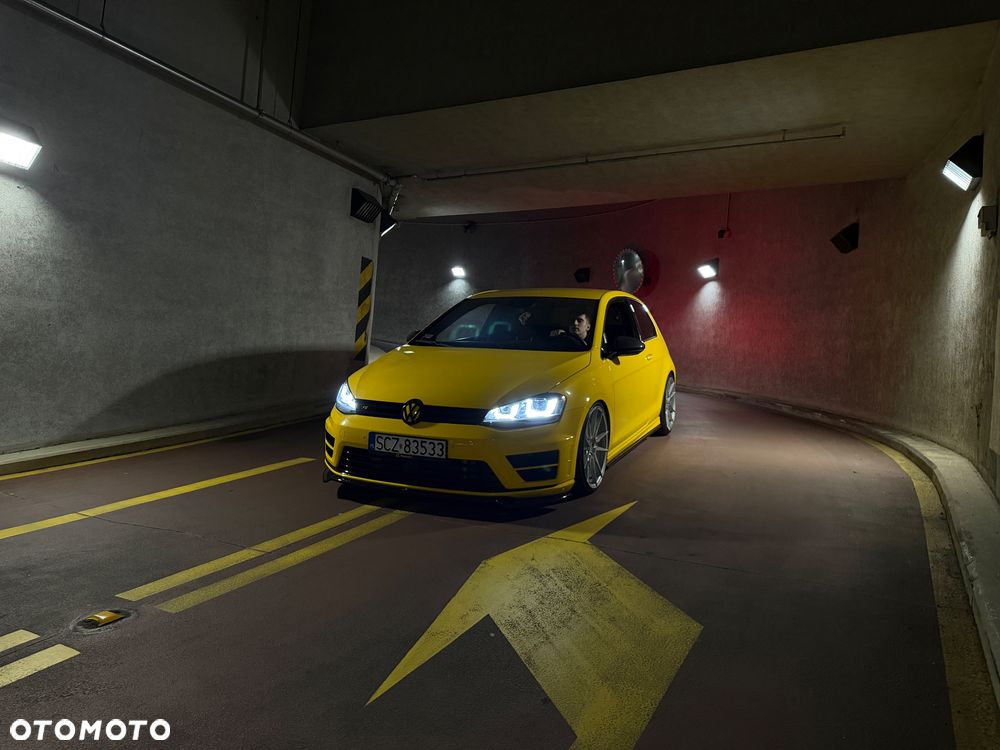 Volkswagen Golf - 22