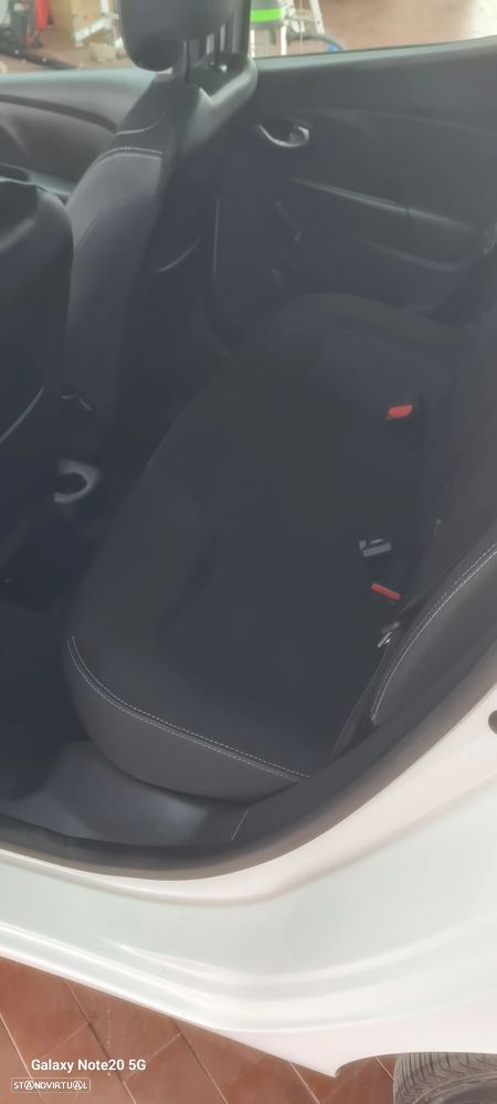 Renault Clio TCe 90 Limited - 12