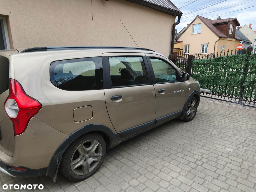 Dacia Lodgy 1.6 SCe Stepway S&S - 9