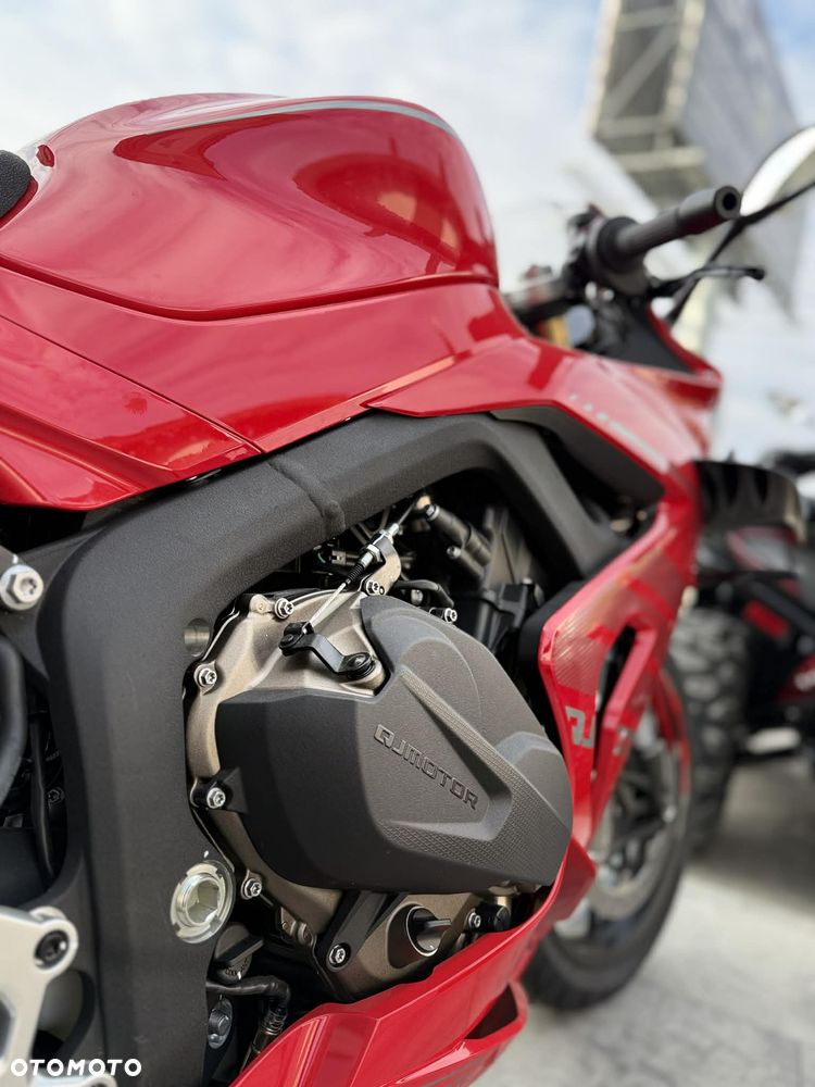 QJMOTOR SRK 800RR - 6