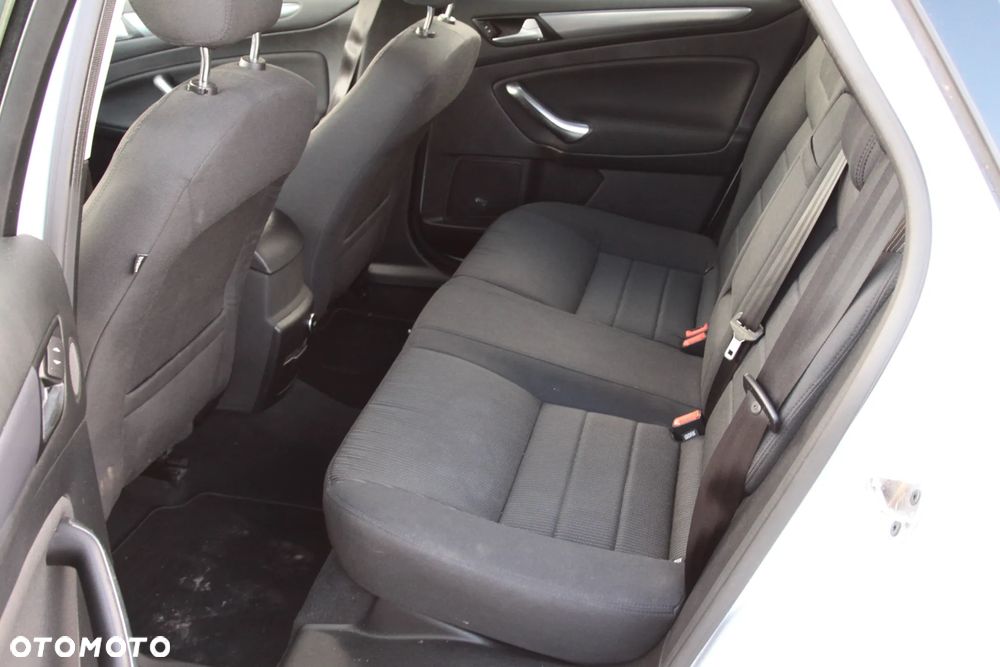 Ford Mondeo Turnier 2.0 TDCi Champions Edition - 16