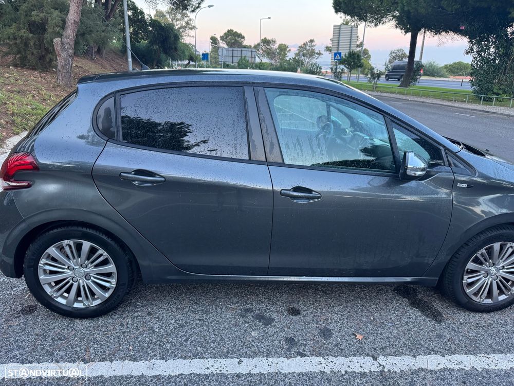 Peugeot 208 1.2 PureTech Style - 8