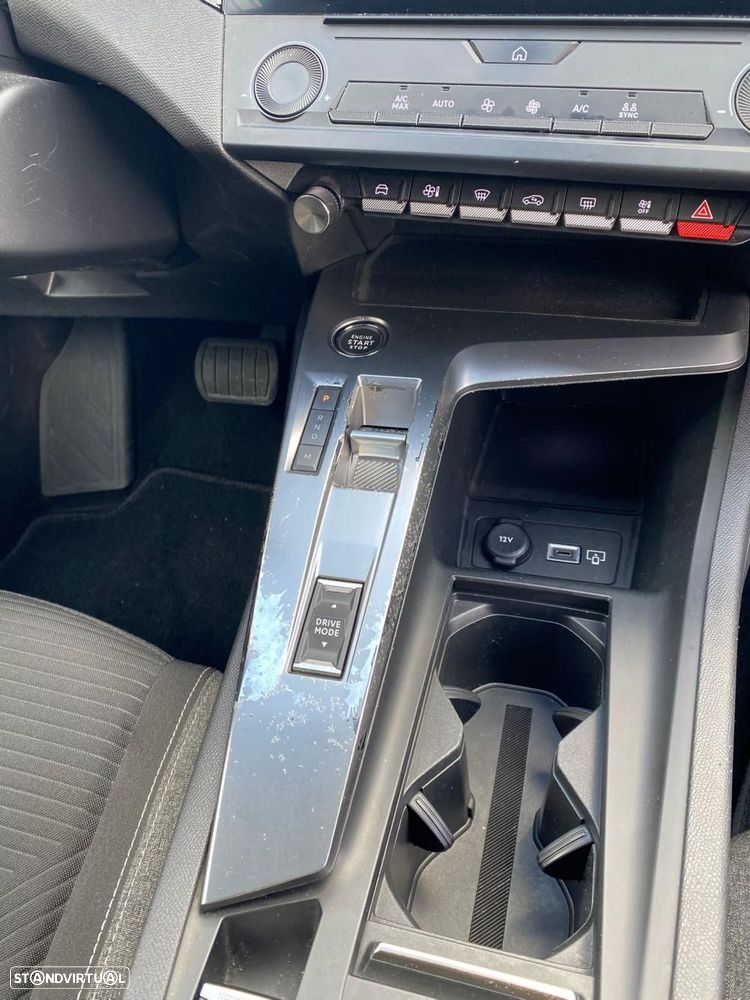 Peugeot 308 1.2 Hybrid Style e-DCS6 - 8
