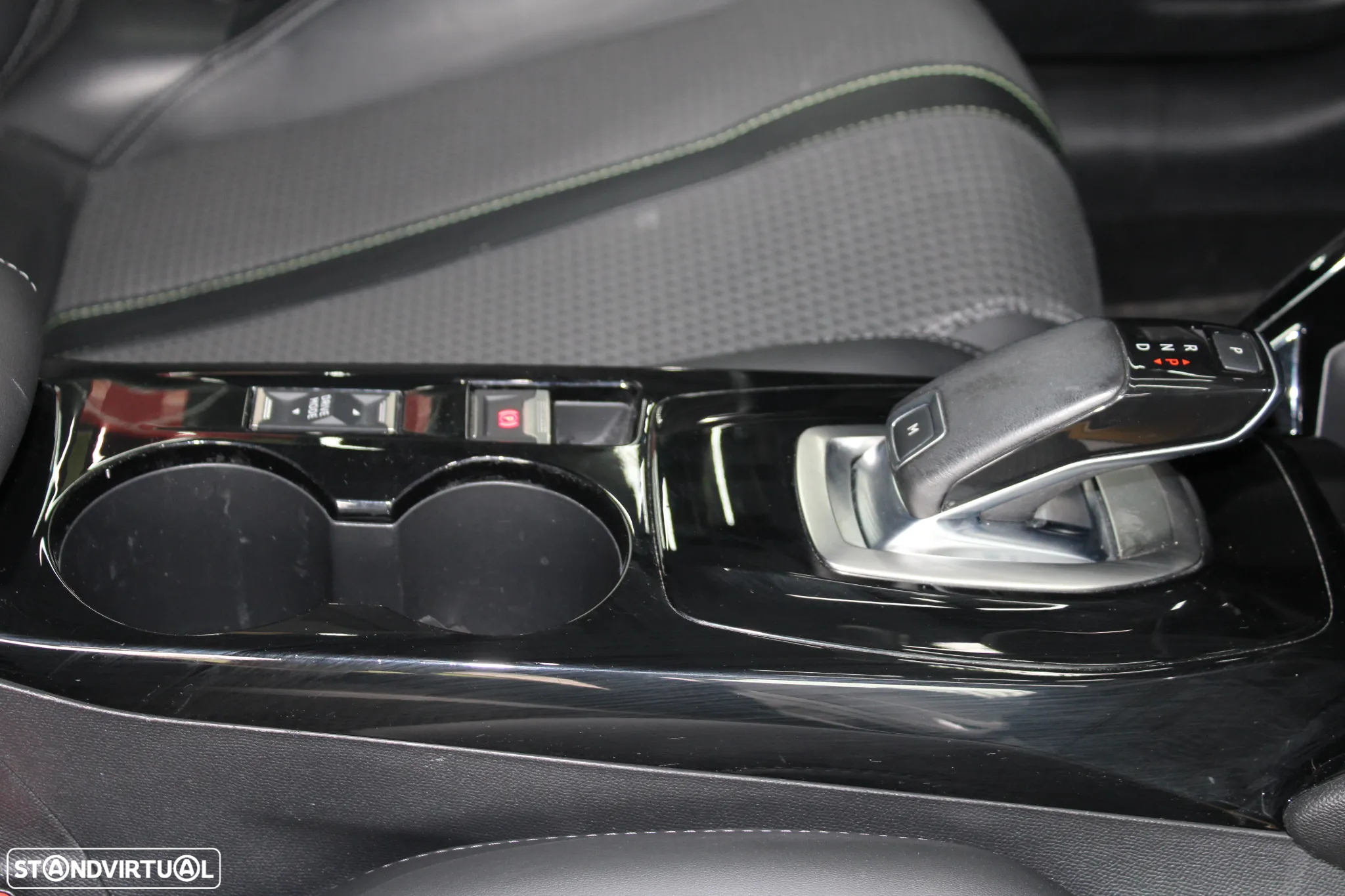 Peugeot 208 PureTech 130 EAT8 GT - 21