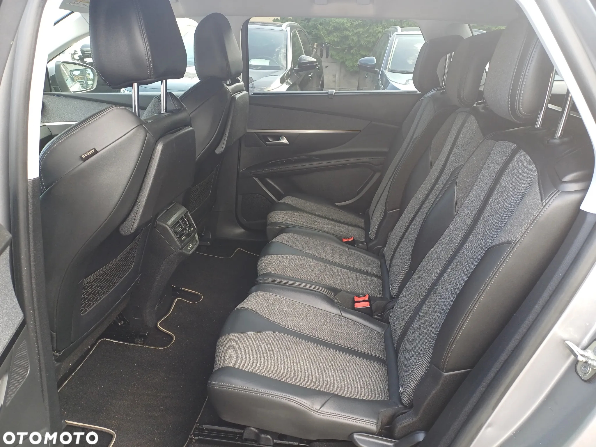 Peugeot 5008 1.2 PureTech Allure S&S - 16