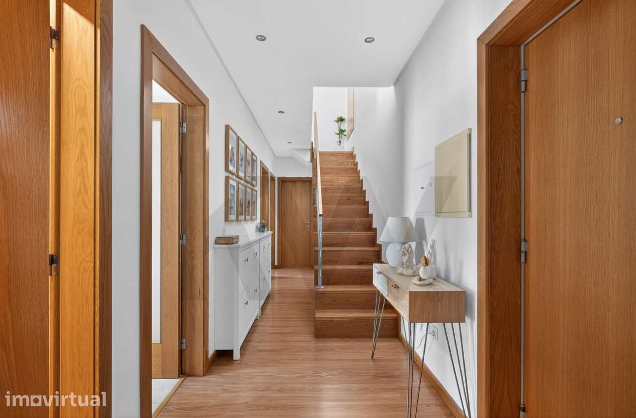 Apartamento T3 Duplex, com Terraço Privativo, Localizado em Aradas - J - Grande imagem: 2/42