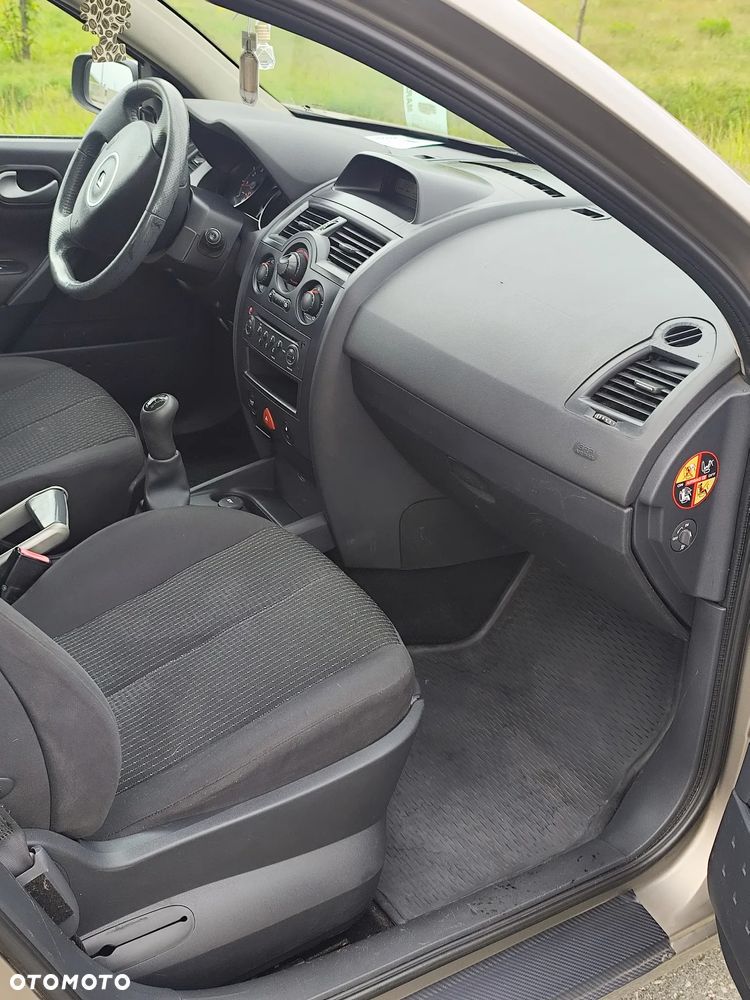 Renault Megane 1.6 16V Authentique - 10