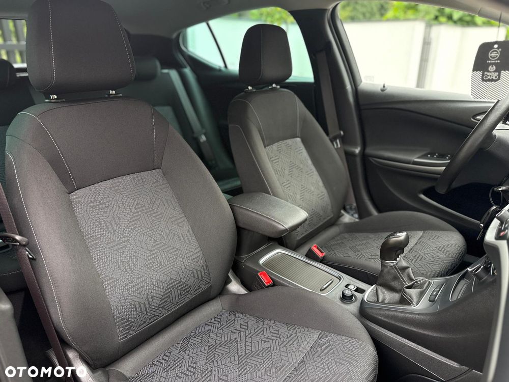 Opel Astra 1.4 Turbo Active - 11