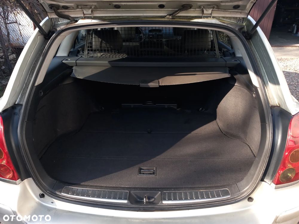 Toyota Avensis 2.0 D-4D Sol - 15