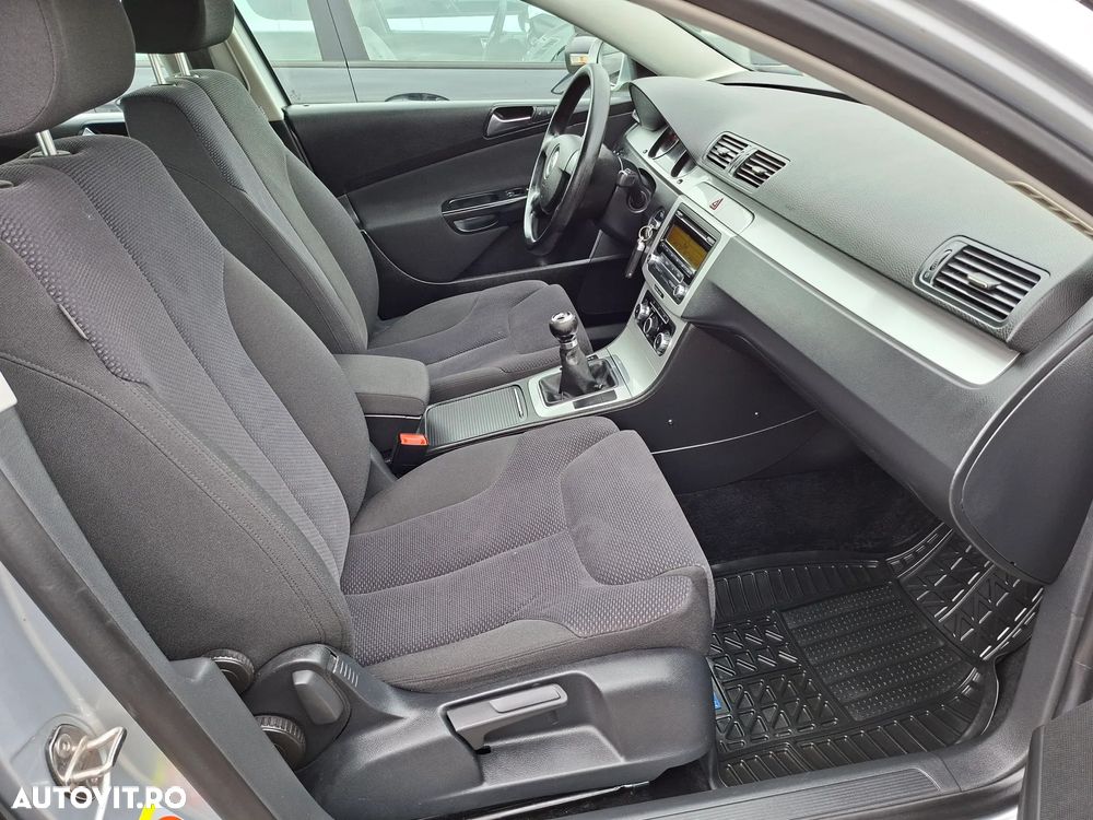 Volkswagen Passat - 12