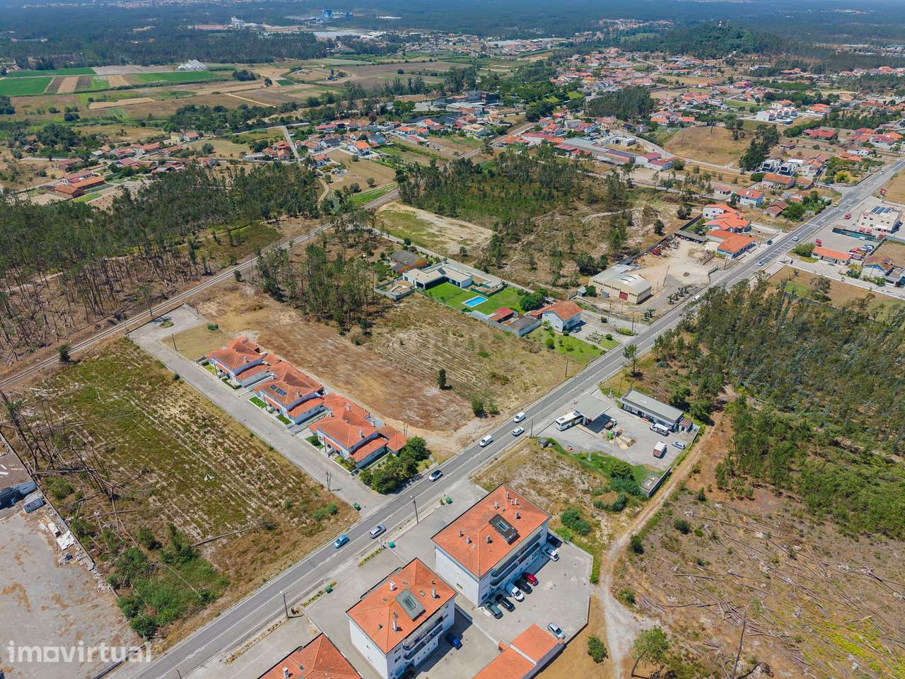 OPORTUNIDADE DE INVESTIMENTO EM MONTE REDONDO! - Grande imagem: 3/16