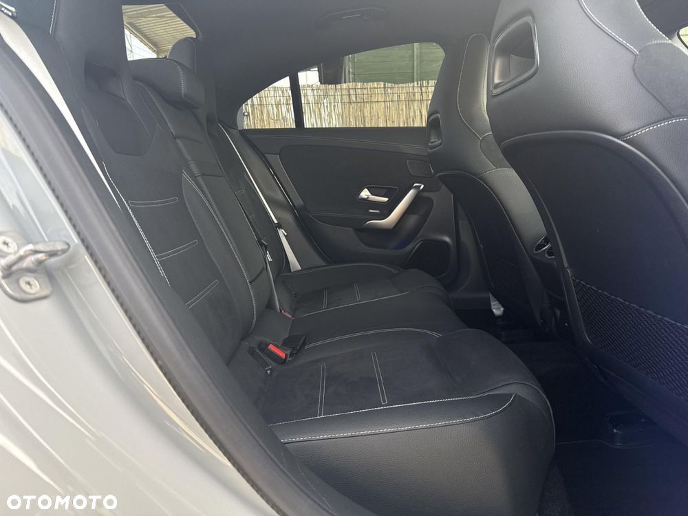 Mercedes-Benz CLA 250 4-Matic AMG Line 7G-DCT - 16