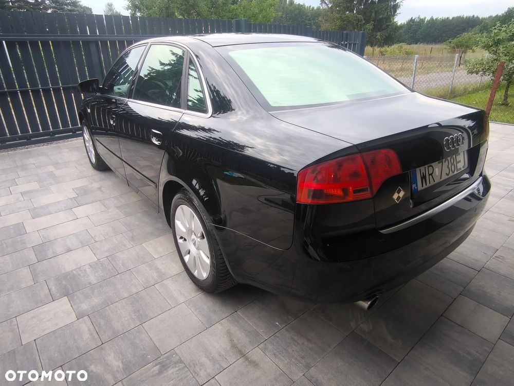 Audi A4 Limousine - 4