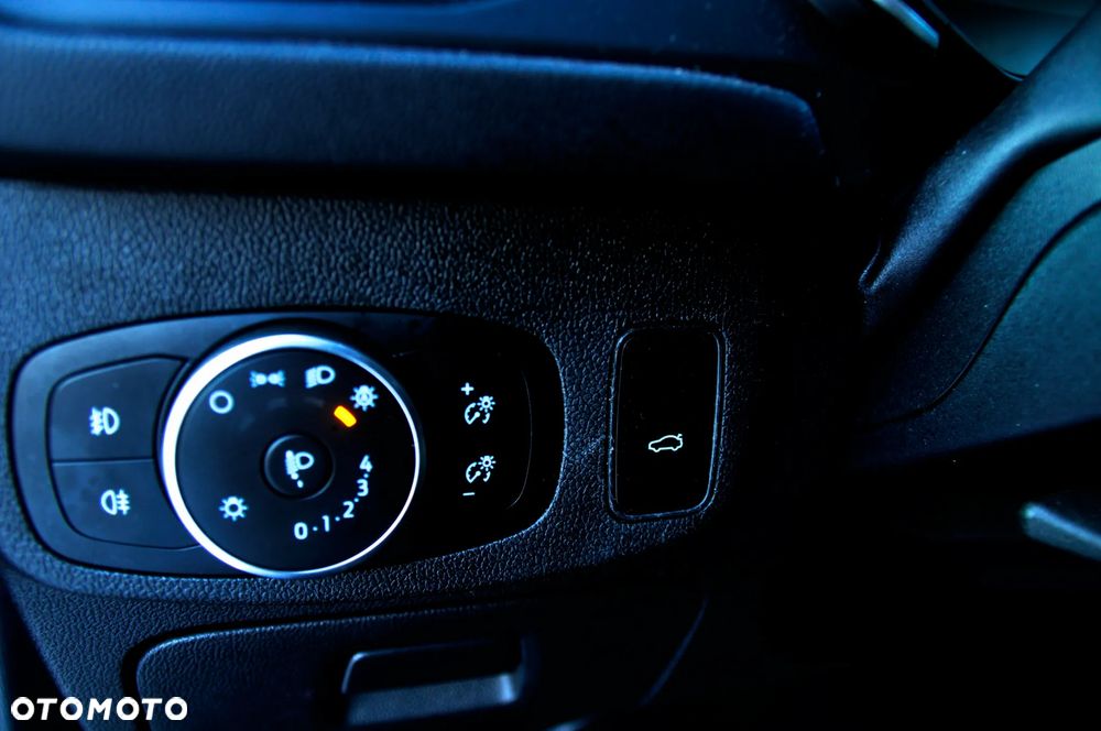 Ford Focus 2.0 EcoBlue Active Business - 17