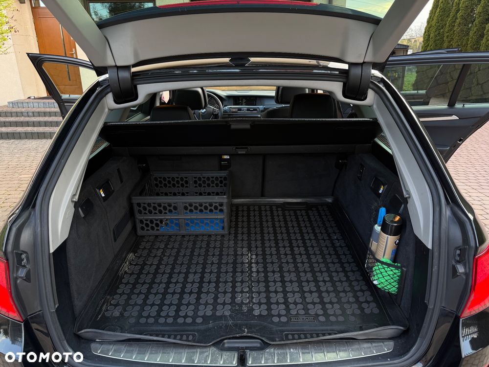 BMW Seria 5 520d - 32