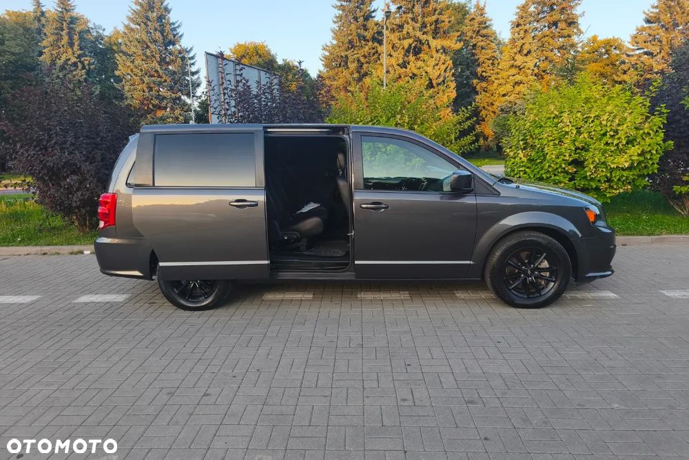 Dodge Grand Caravan 3.6 R/T - 10