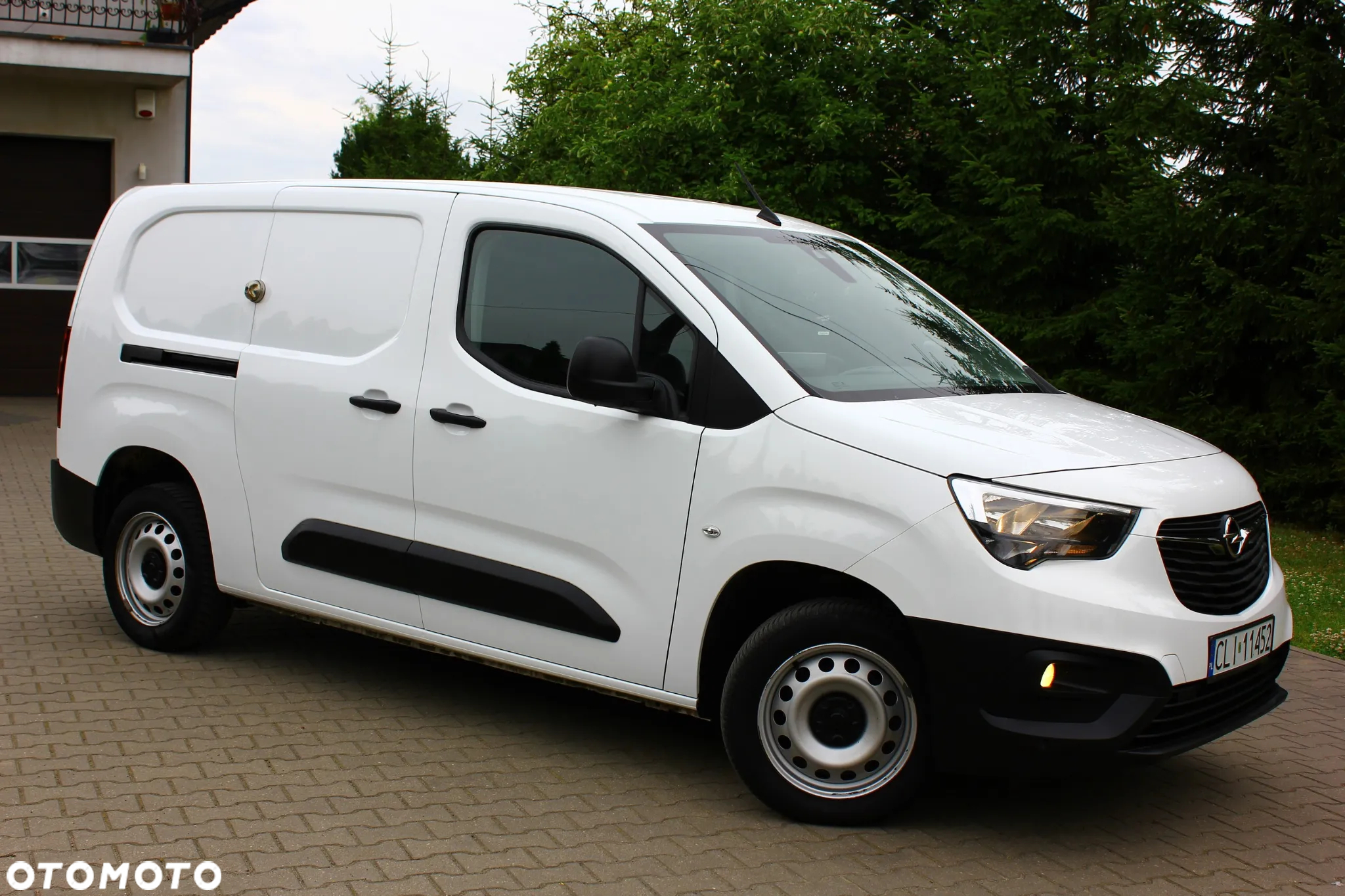 Opel Combo 1.5 CDTI 102KM LONG L2 3 OSOBOWY  NAVIGACJA KAMERA COFANIA CLIMATRONIC DWUSTREFOWY - 4