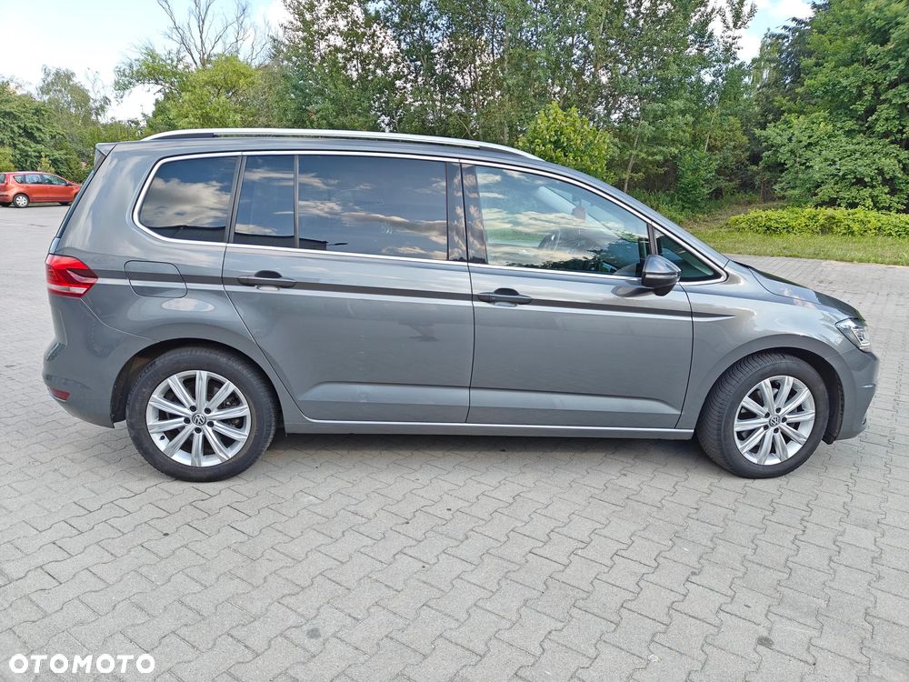 Volkswagen Touran - 4
