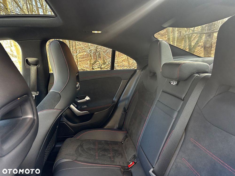 Mercedes-Benz CLA 200 AMG Line 7G-DCT - 15