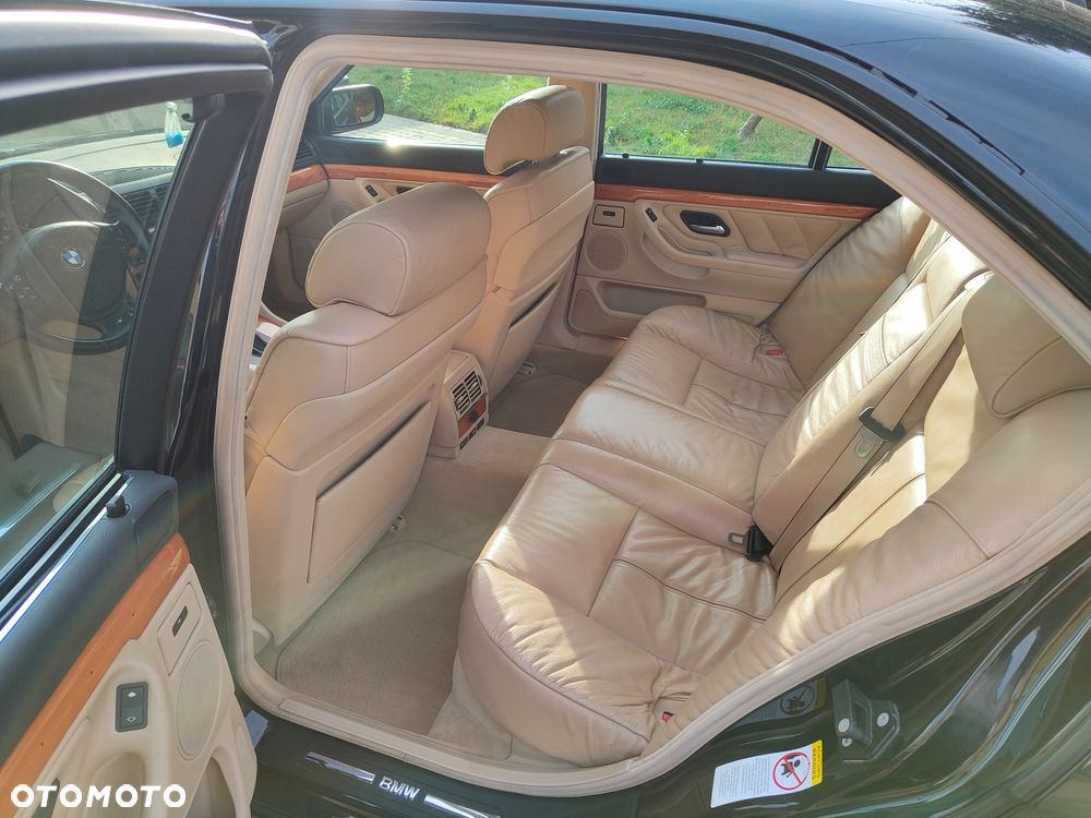 BMW Seria 7 740d - 16