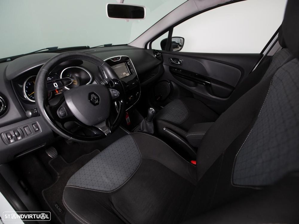 Renault Clio - 6