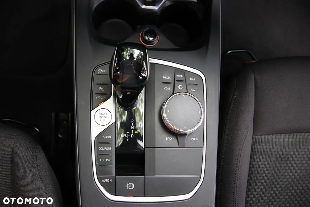 BMW Seria 2 218i Advantage - 12