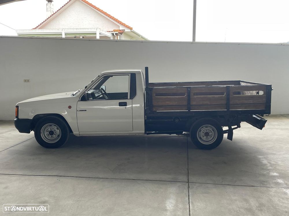 Mitsubishi L200 2.5D c/Direção Assistida - 2