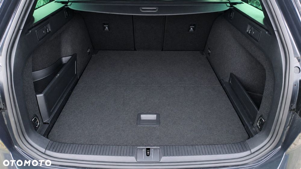 Volkswagen Passat Variant - 12