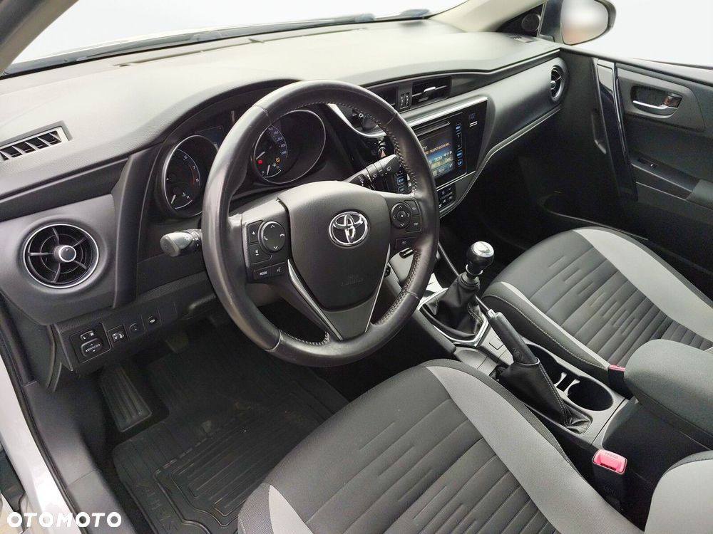 Toyota Auris - 9