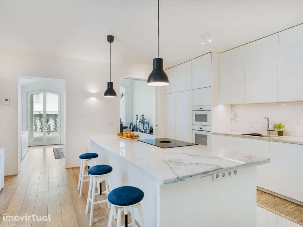 Moradia T5 independente para venda com jardim na Foz do Douro - Grande imagem: 4/25