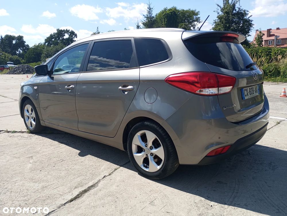 Kia Carens - 3